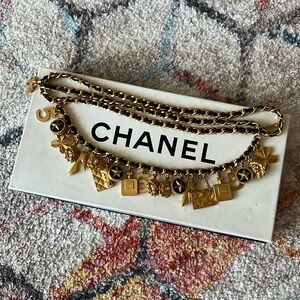 ❌SOLD❌ CHANEL 93A Collectible ‘Icons’ Lucky Charms Black and Gold Chain Belt